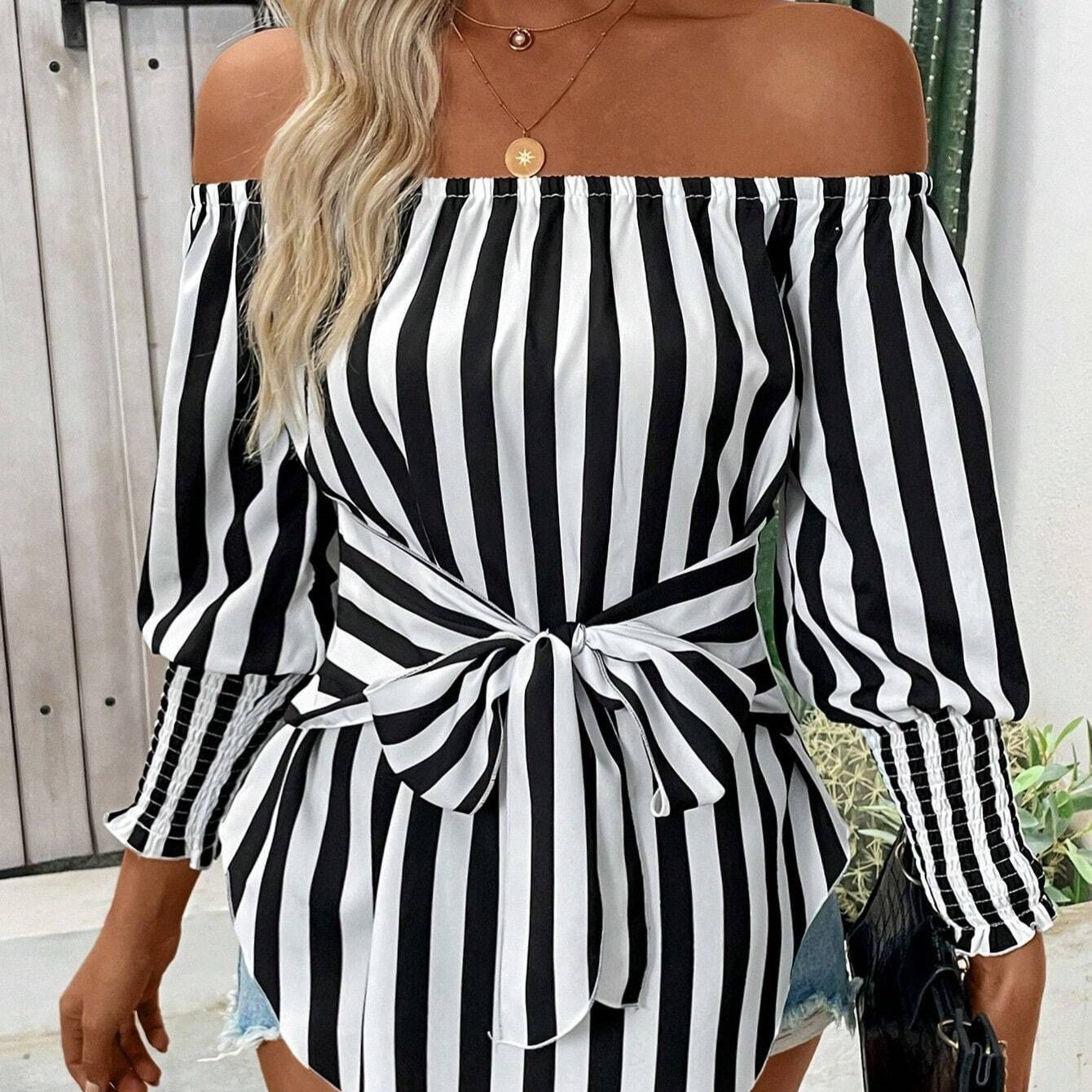 New Women's Fashion Shoulder-baring Lantern Sleeve Shirt